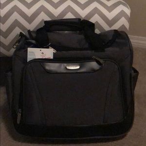 Travel tote